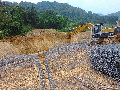 寧夏格賓網加固堤壩搶險防汛保護村民房屋和莊稼